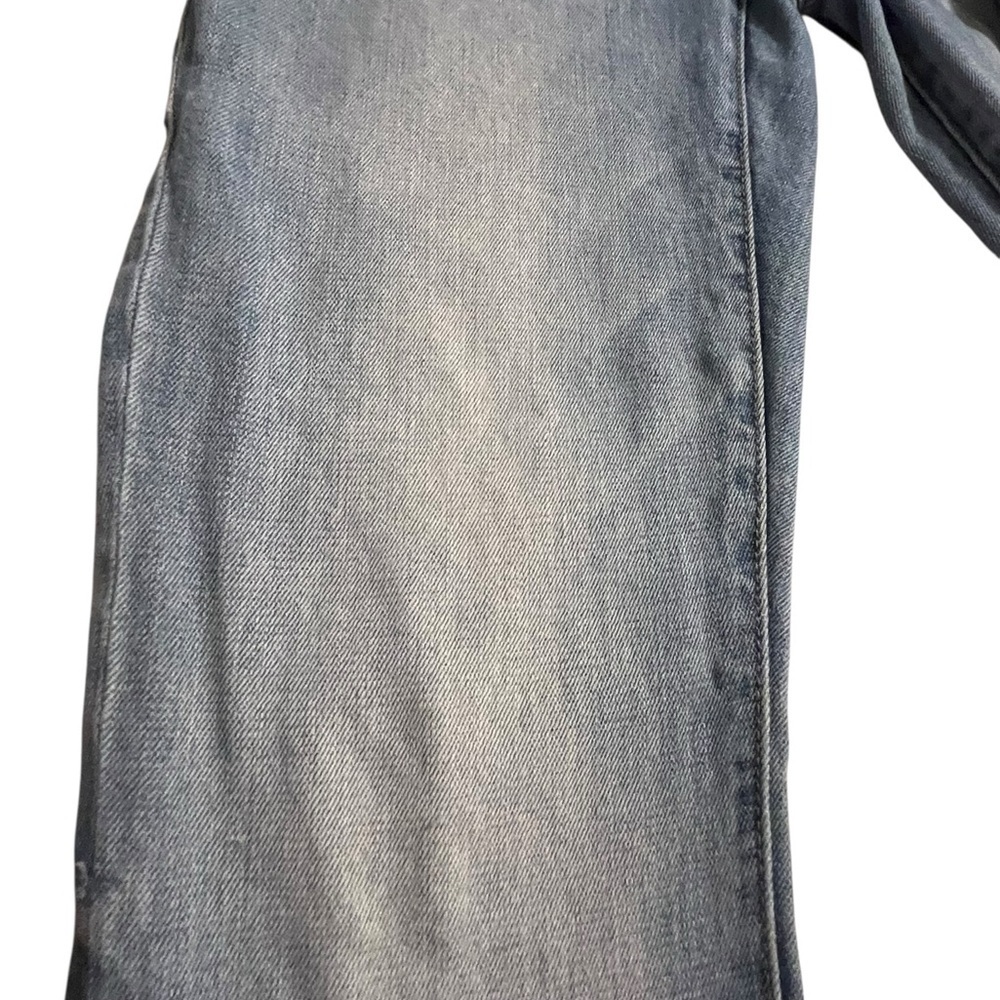Cabi High Rise Straight Leg Jeans Light Wash Distressed Denim Women’s Size 2 - Picture 7 of 7
